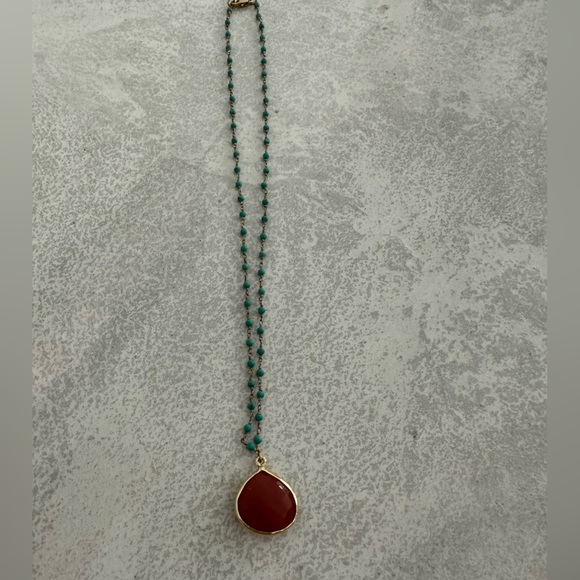 Necklace to accent your outfit - Picture 1 of 3